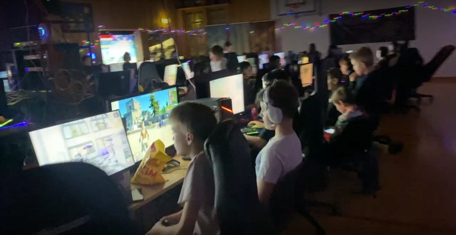 ValdresLAN lokket mange til skjermene